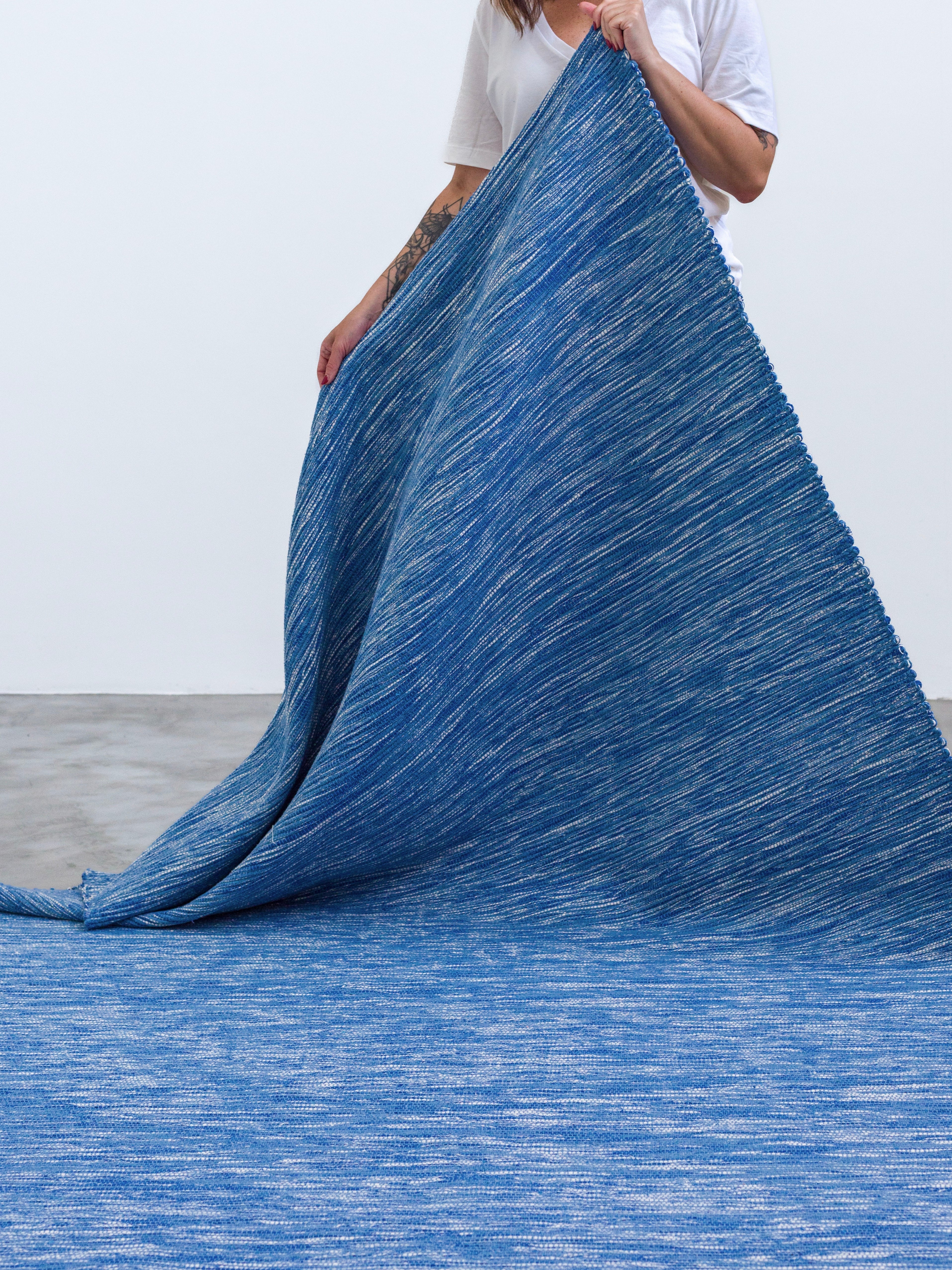 Tapete Mika Azul e Cru | Pronta Entrega