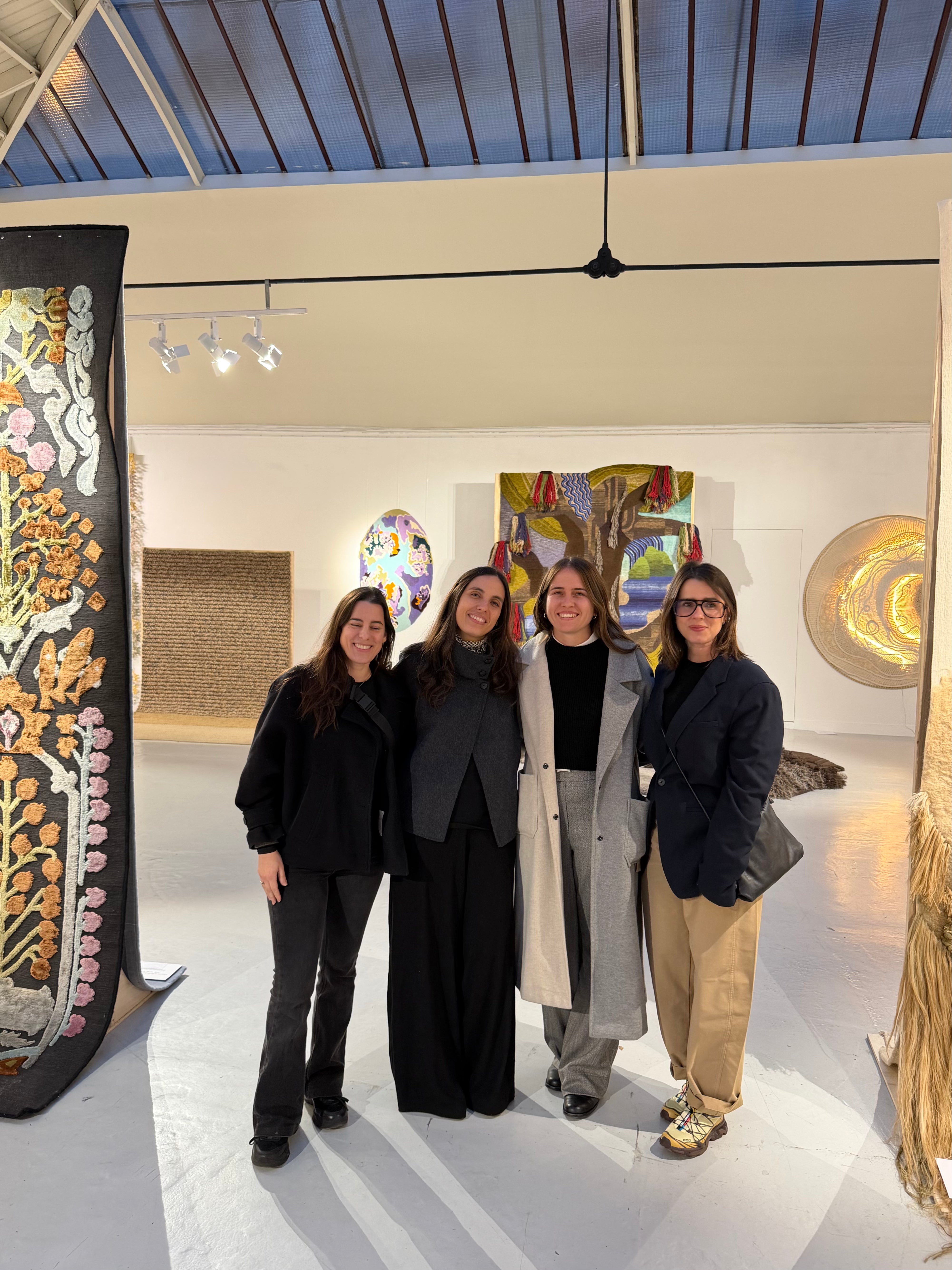Designers da América Latina na Exposição Carpet Diem durante a Art Basel Paris