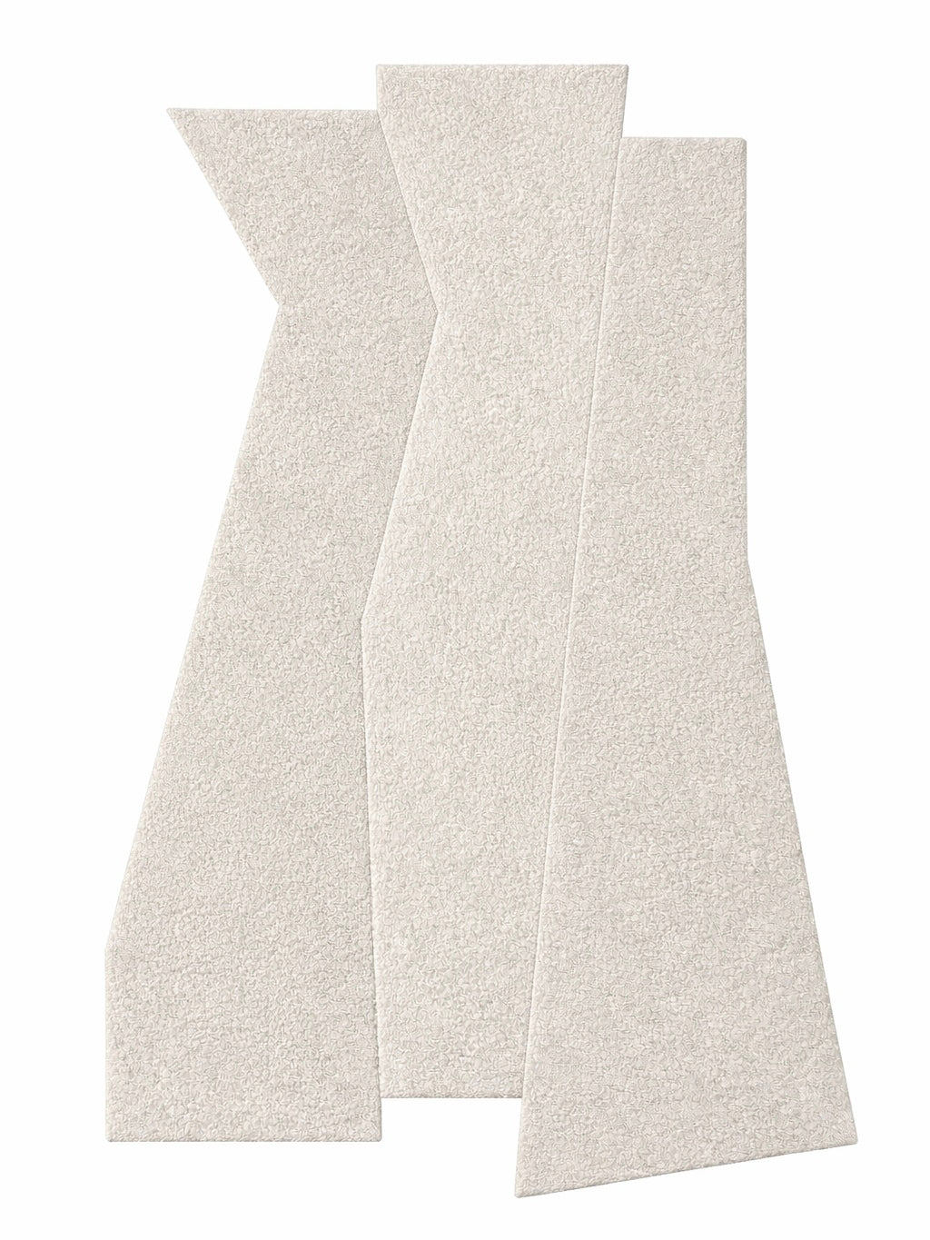 Tapete Desencontro 02 em nylon regenerado na cor Alumínio, com formas geométricas desalinhadas.