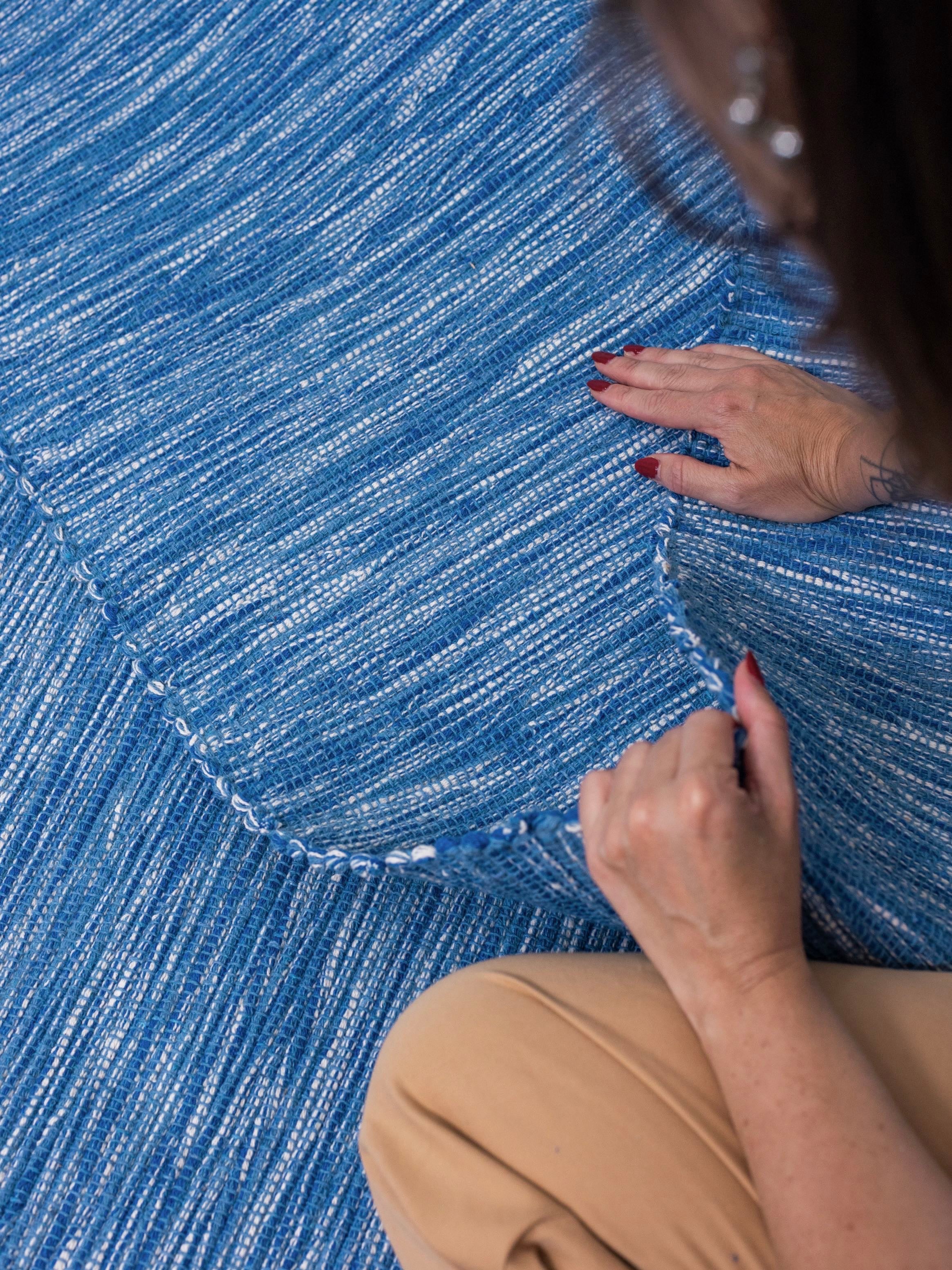 Tapete Mika Azul e Cru | Pronta Entrega