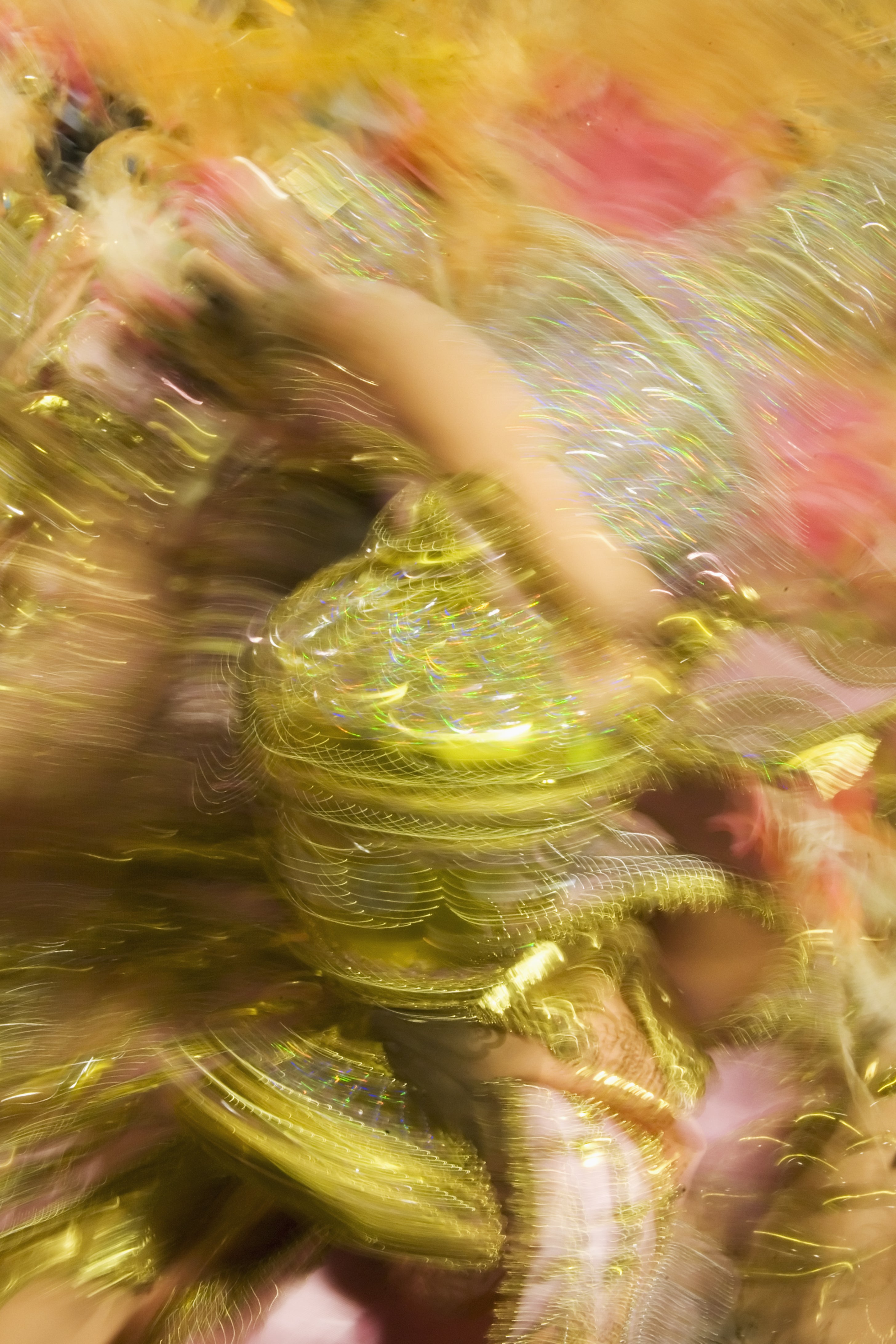Carnaval brasileiro como inspiração para design, cor e transformação do espaço urbano