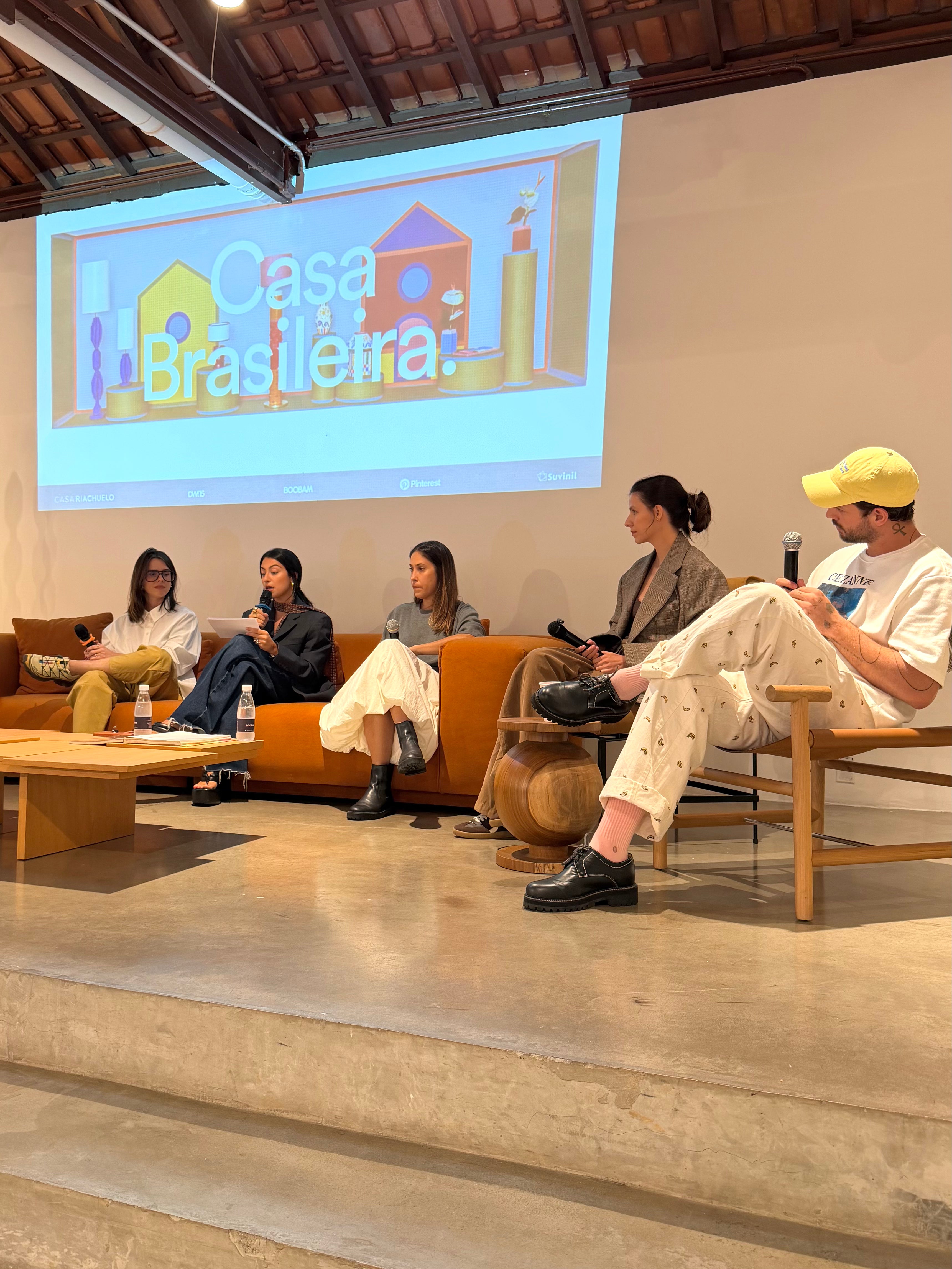 Entrada da exposição Casa Brasileira, realizada pela Boobam durante a DW! SP 2026.